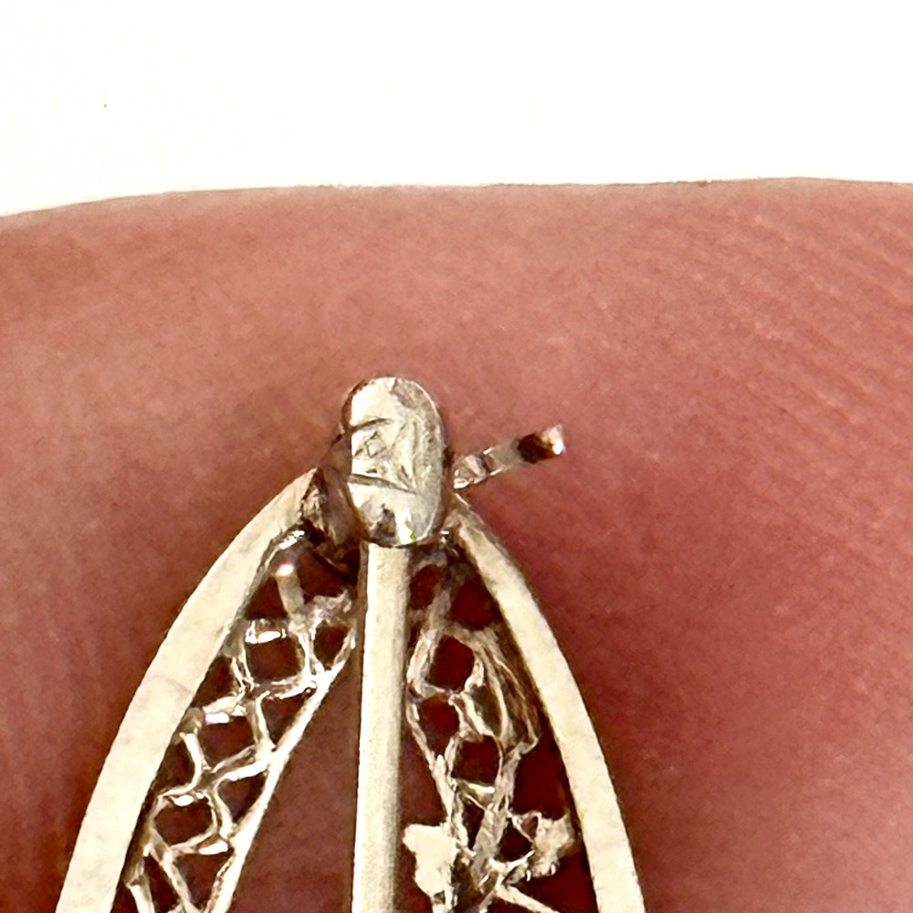 Antique 14K White Gold Floral Filigree Intricate Detail Small Petite Brooch Pin - Picture 7 of 9